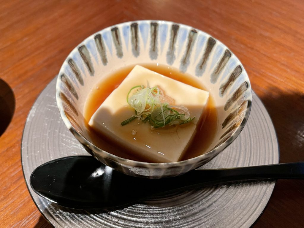 リッツカールトン京都の朝食｜温かい豆腐のお椀