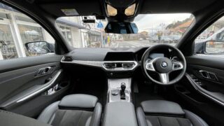 BMWハンズオフができるコックピット
