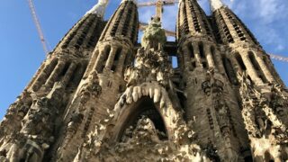 サグラダ・ファミリア正面